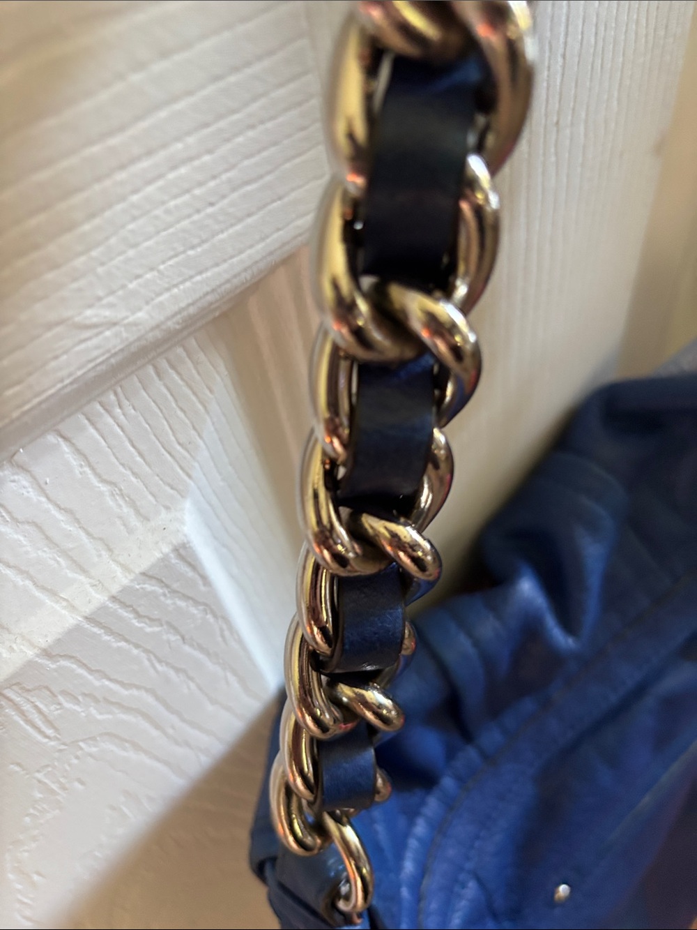 B. Makowsky Blue Leather Shoulder Bag - Funky Braided Chain Strap- Like New! - Picture 5 of 9